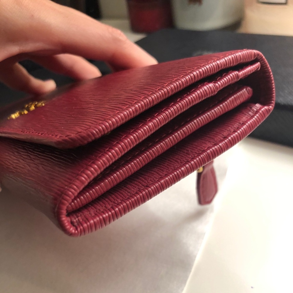 Prada leather Wallet - Picture 4 of 8